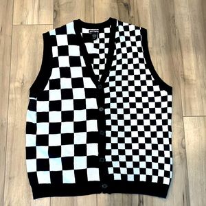 Hot Topic XL checkered vest